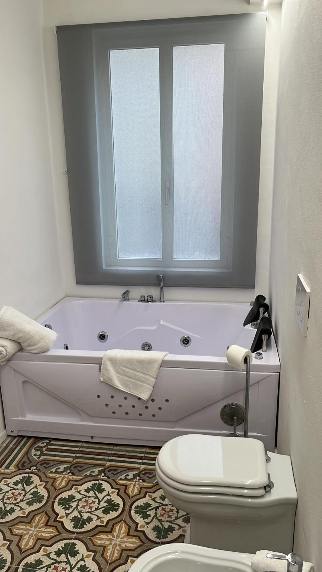 Rosarias Rooms Manfredonia Exterior foto